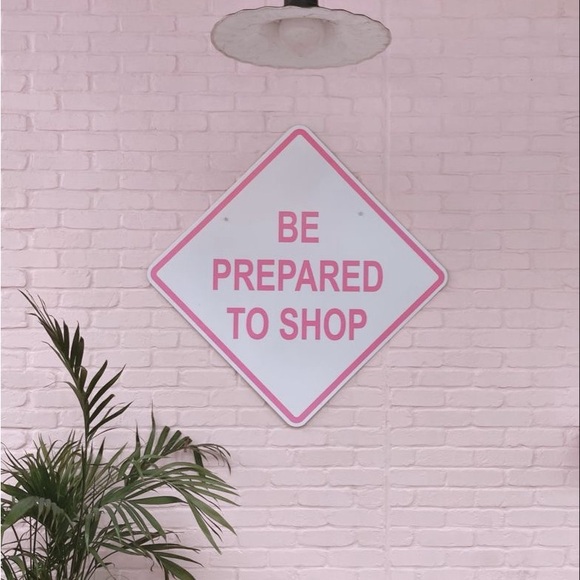 ✨No Trade Closet✨ - Picture 3 of 5